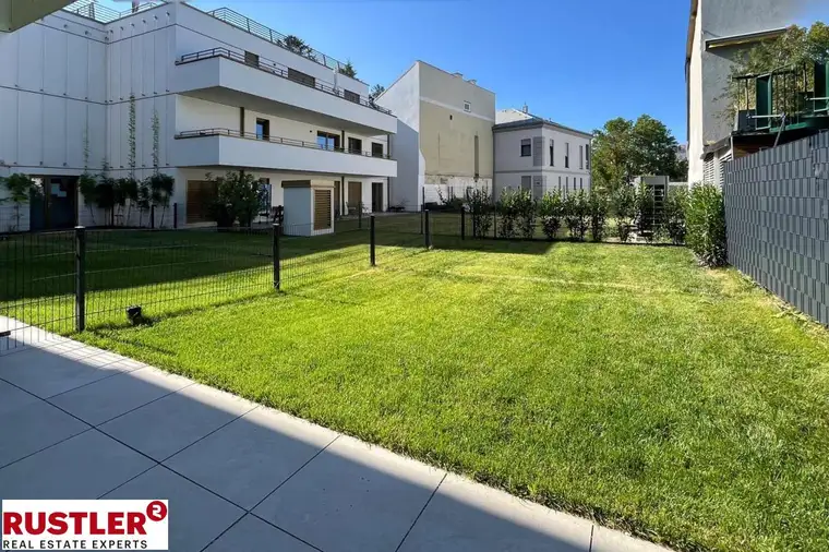 Entzückende 2-Zimmer-Wohnung mit Garten und Terrasse in Bestlage 