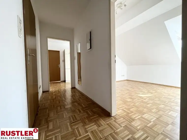 Zentral gelegene 3-Zimmerwohnung mit separater Küche – ab November verfügbar