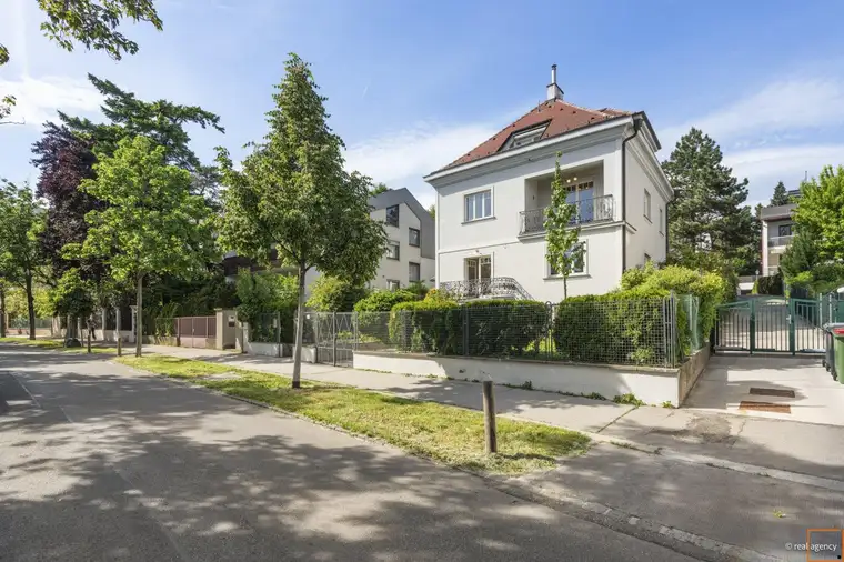 Nina Kathan, Elisabeth Rohr Real Estate e.U.