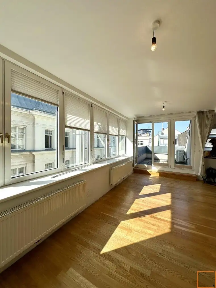 Klimatisierte Terrassenwohnung mit Blick auf das Haus des Meeres und auf die Mariahilferstraße