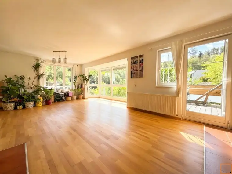 Kleines Paradies zu vermieten - Einfamilienhaus mit separat begehbarer Praxis oder Werkstätte