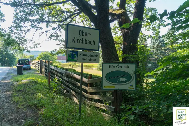 Idyllischer Baugrund für mehrere Häuser, 12 Minuten von der Stadtgrenze Wien entfernt
