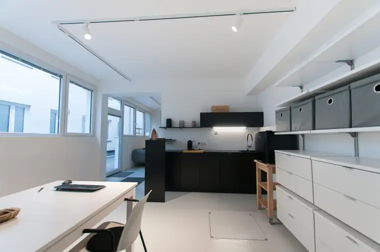 ! PROVISIONSFREI IN STOCKERAU ! BÜRO/PRAXIS/STUDIO MIT KÜCHENZEILE UND BADEZIMMER