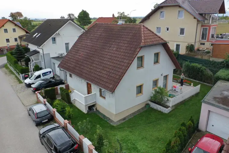 Ansprechendes Einfamilienhaus in idyllischer Lage, Steinabrückl