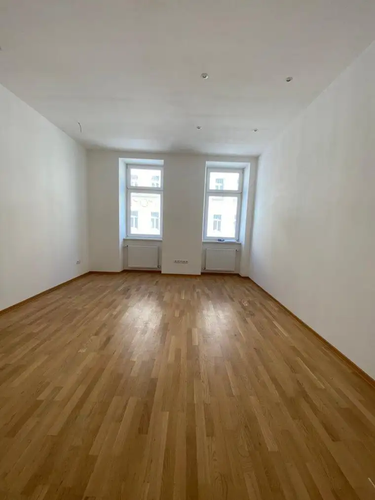 Betül Cakmak, Wohnsalon Immobilien GmbH
