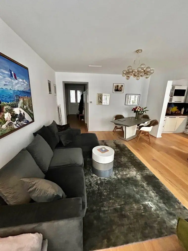 Moderne Traumwohnung in Toplage - 2 Zimmer, 1. Etage, 60m², vollsaniert - direkt beim Augarten
