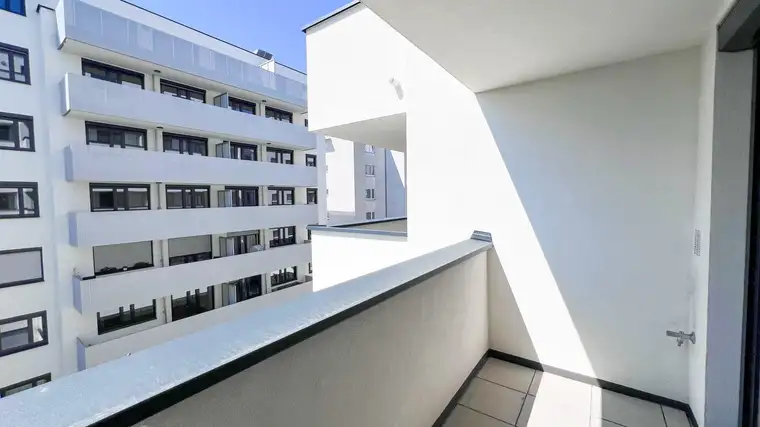 PROVISIONSFREI - ENTZÜCKENDE 2-ZIMMER-WOHNUNG MIT BALKON