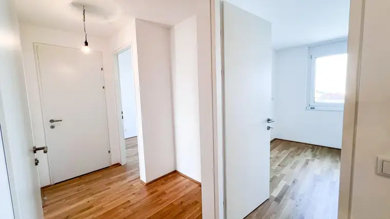 PROVISIONSFREI - WUNDERSCHÖNE 3-ZIMMER-WOHNUNG MIT SONNIGER LOGGIA