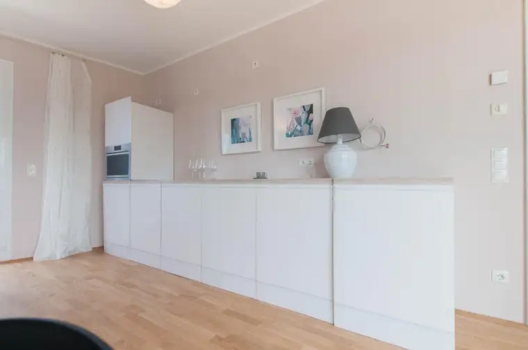 PROVISIONSFREI: FANTASTISCHE DG-WOHNUNG MIT TERRASSE &amp; BALKON