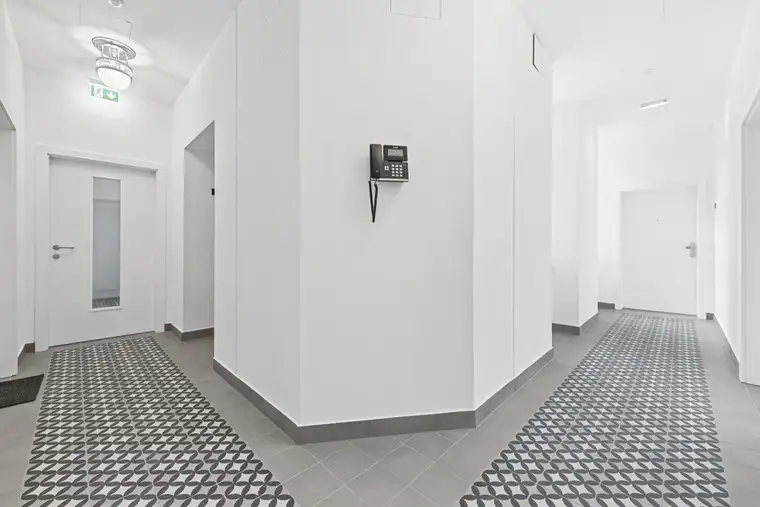 Betül Cakmak, Wohnsalon Immobilien GmbH