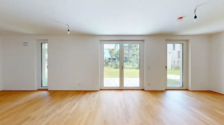 LEOVITA | Haus 7 Top 04