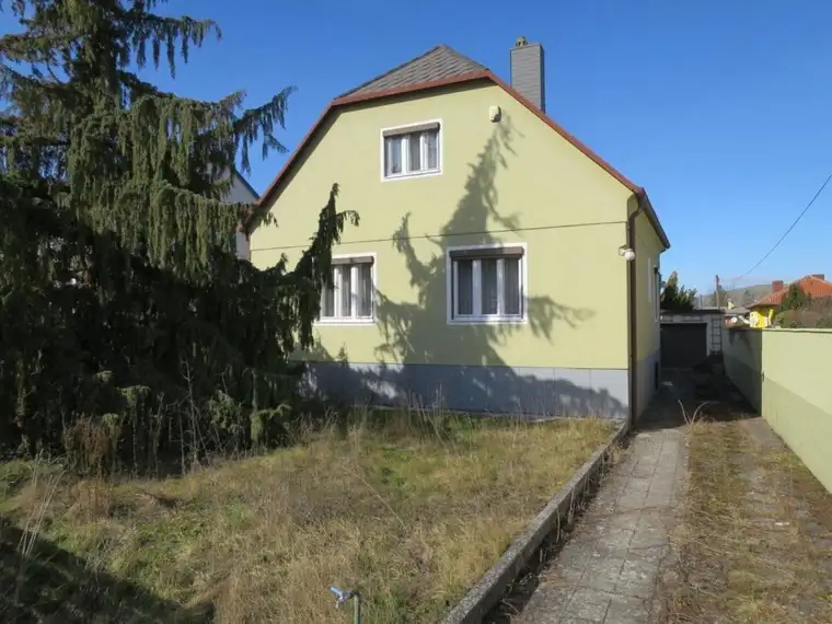 Wohnhaus mit 1.170m² Grund am östlichen Stadtrand von Bad Vöslau