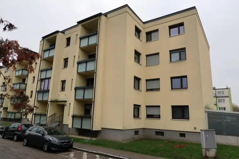 Wohnung im 3. Liftstock mit Loggia
