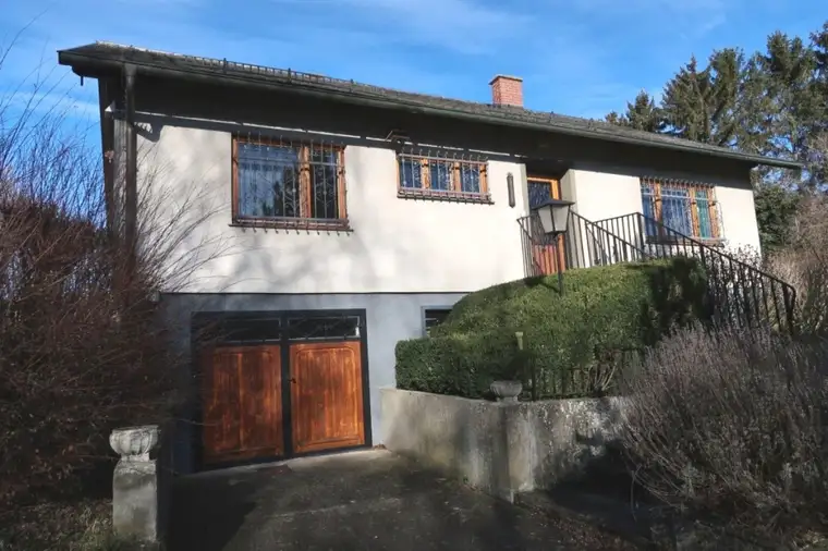 Wohnhaus mit 1.108m² Grund in Stranzendorf
