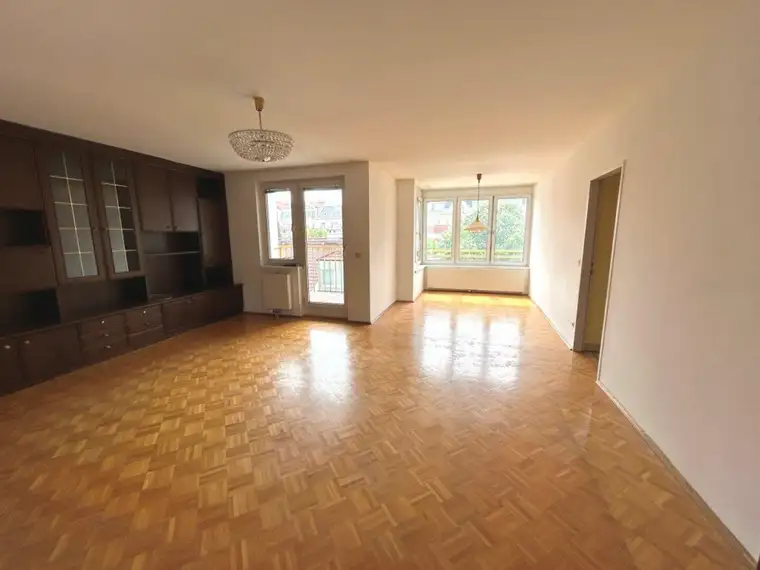 2-Zimmerwohnung mit Loggia und Tiefgaragenstellplatz