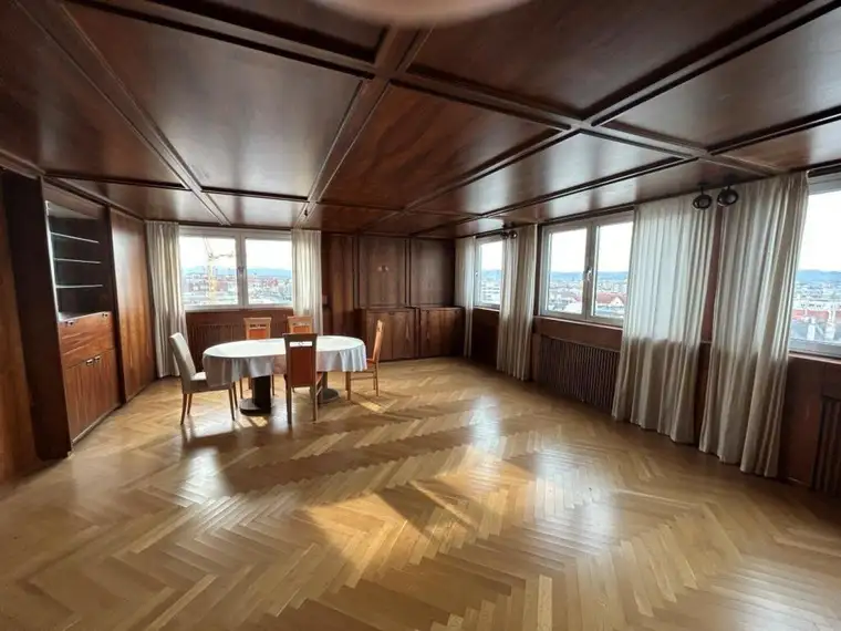 Wohnung mit Fernblick im 10. Liftstock und Kfz-Stellplatz in Tiefgarage