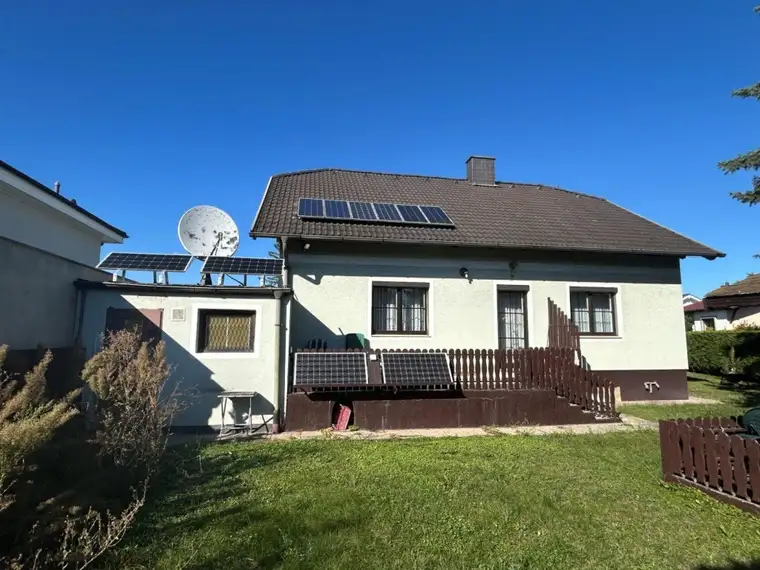Wohnhaus mit 152m² Wohnfläche in Einfamilienhaussiedlung in Matzendorf