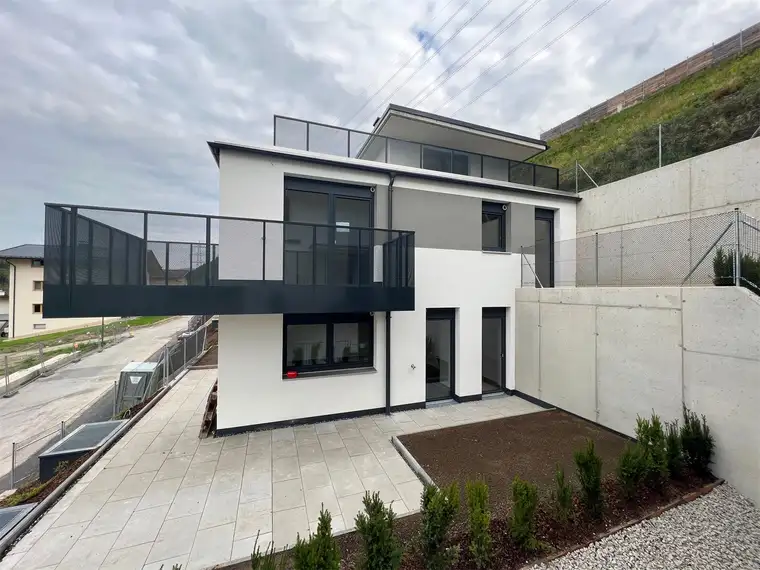 h´OMES-hills: Hochwertige Massionette-Wohnung mit Garten im Dachgeschoss (Haus B)
