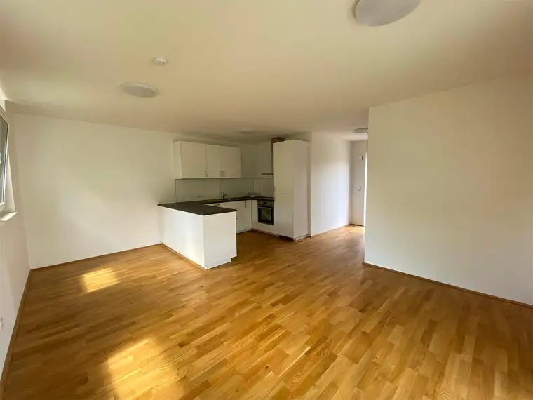 Charmante Garçonnière mit eigenem Tiefgaragenplatz!