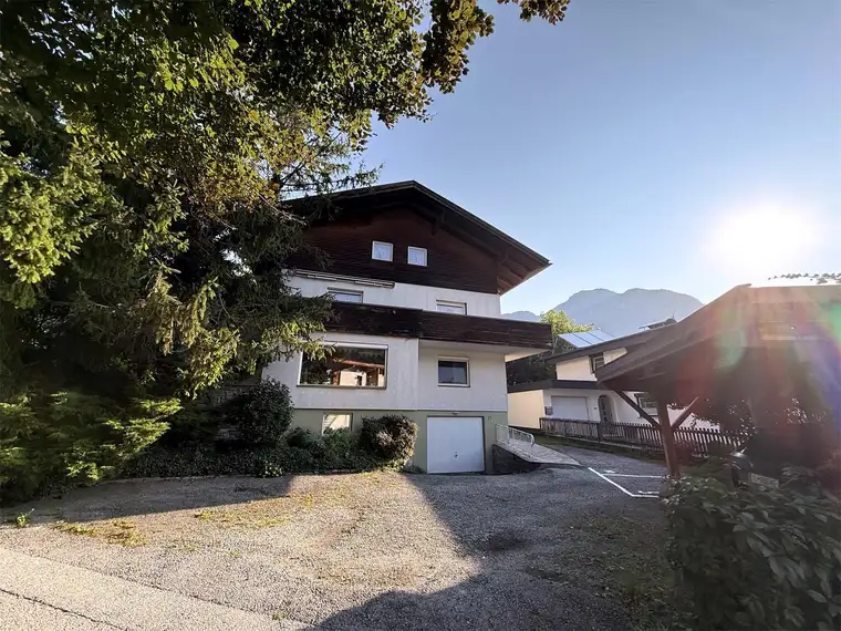 Sonniges Domizil mit viel Potenzial in Bestlage von Zirl!