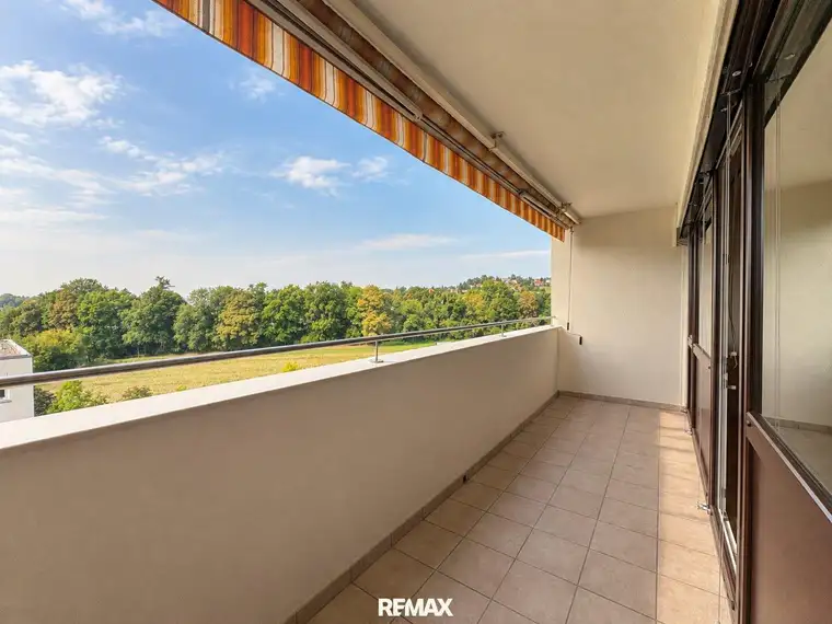 Oberste Etage &amp; großzügige Loggia: Wohnen in Graz-Ragnitz