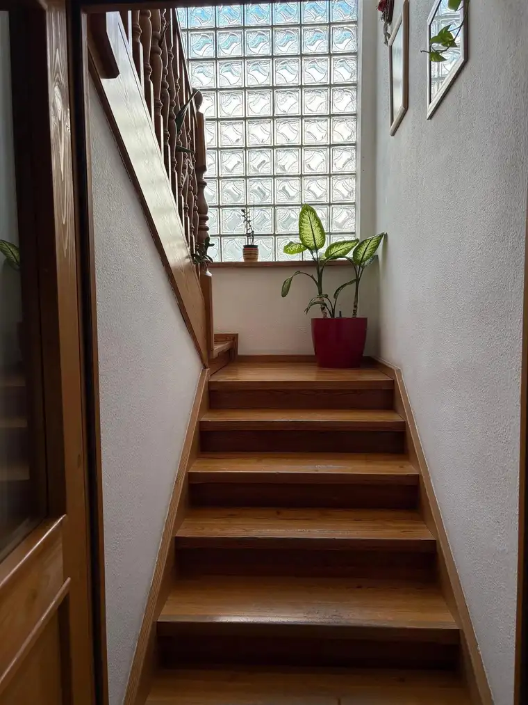 Großzügiges Mehrfamilienhaus mit 7 Zimmern und Garten