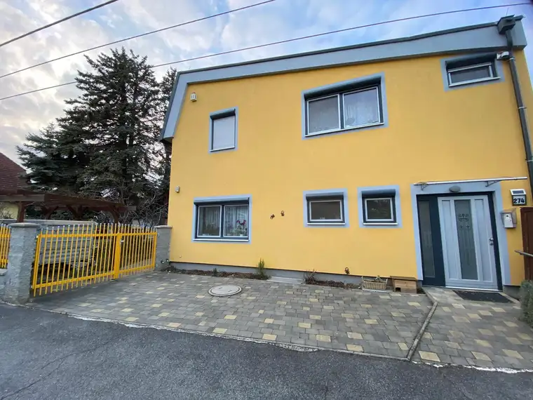 Barrierefreies Einfamilienhaus mit Pool und PV-Anlage in Wien