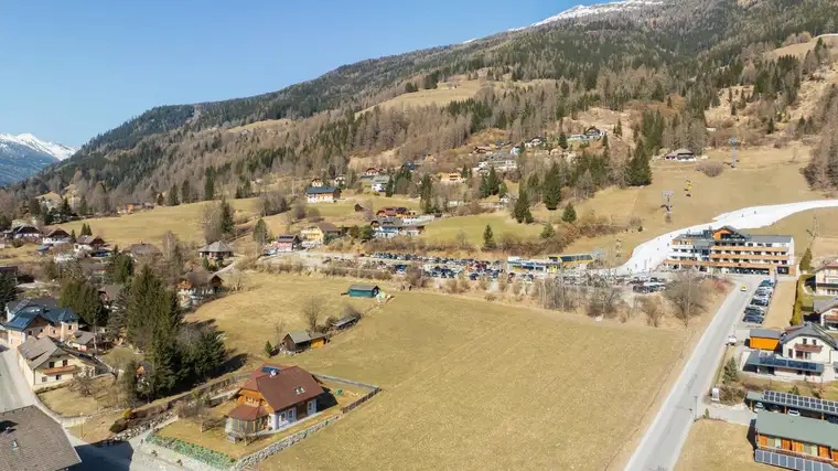 Touristisches Grundstück in Bestlage direkt an der Talstation mit Ski-In/Ski-Out
