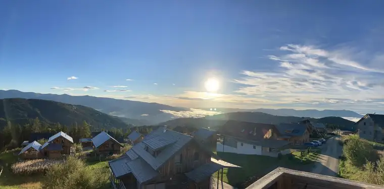 Charmantes Kärntner Alm-Chalet im alpinen Stil mit Sonnen-Terrasse und Traum-Aussicht