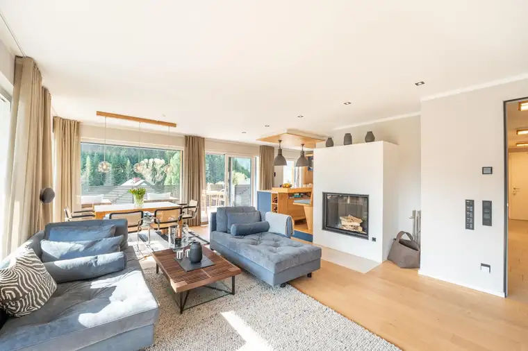 Luxuriöse, hochwertig möblierte Penthouse-Wohnung