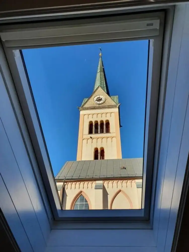 Inner City - Großzügige DG-Wohnung mit großer Sonnenterrasse