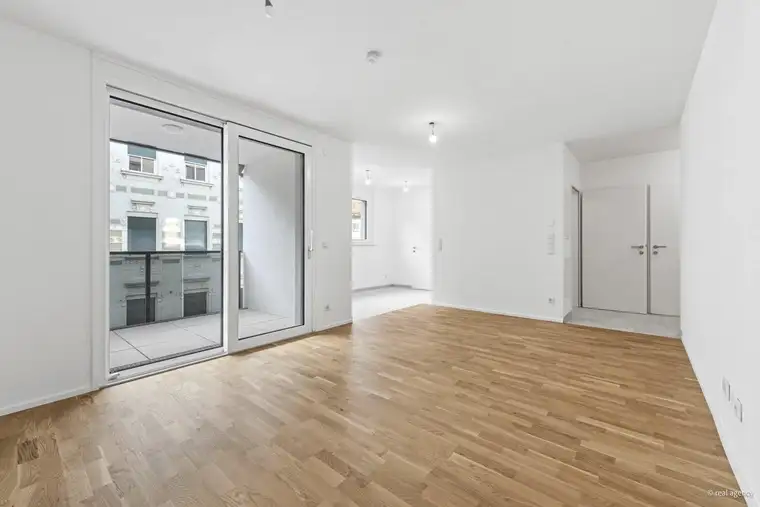 BEZUGSFERTIGE Helle südseitige 3-Zimmer-Wohnung mit Loggia