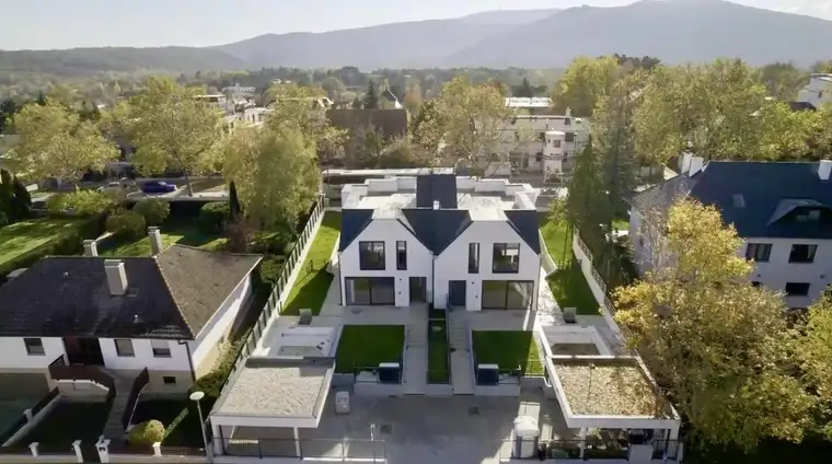 ERSTBEZUG - Luxus Doppelhaushälfte - 5 Zimmer - ca. 162,46 m² NFL - Moderne Haustechnik - Terrassen - Eigengarten mit POOL