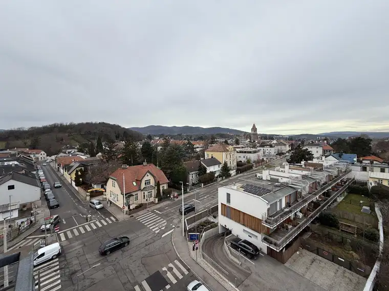 Perchtoldsdorf - BURGBLICK - 2 Zimmer - Balkon - ca. 74m² NFL - 5. Liftstock