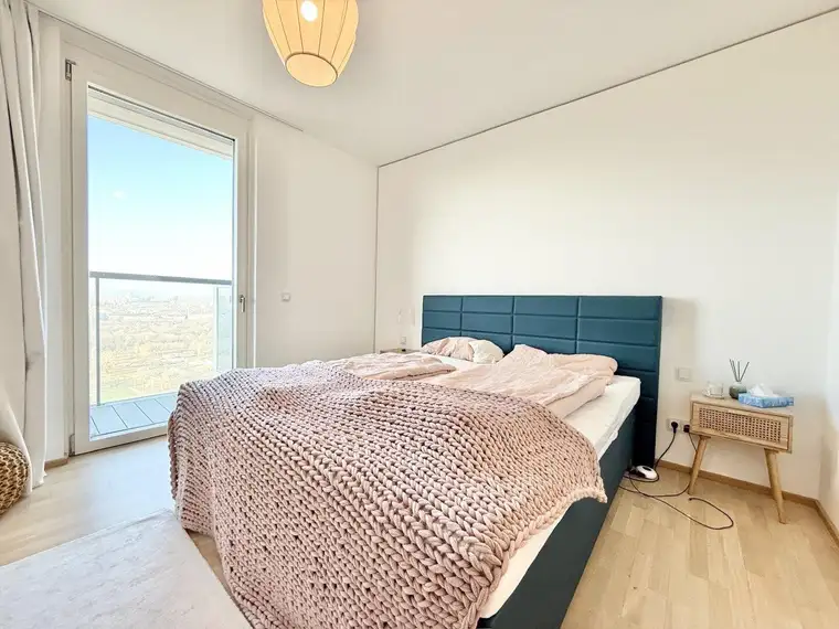 MARINATOWER - 31.Stock - U-Bahn - 3 Zimmer - ca. 90m² NFL - Loggia und Balkon - Möbliert - Top Ausstattung