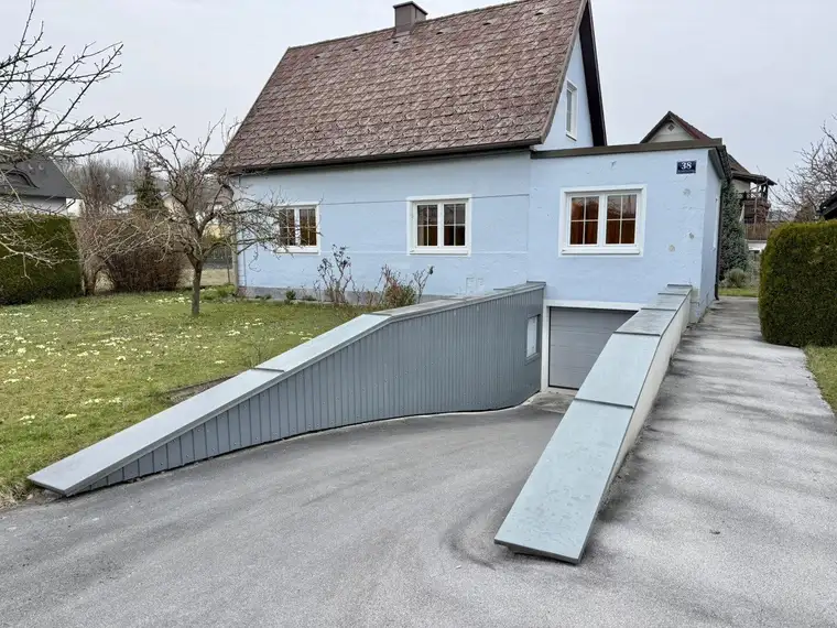 GEMÜTLICHES Einfamilienhaus - ca. 769m² GFL - 4 Zimmer - ca. 90m² WFL - GARAGE - Keller