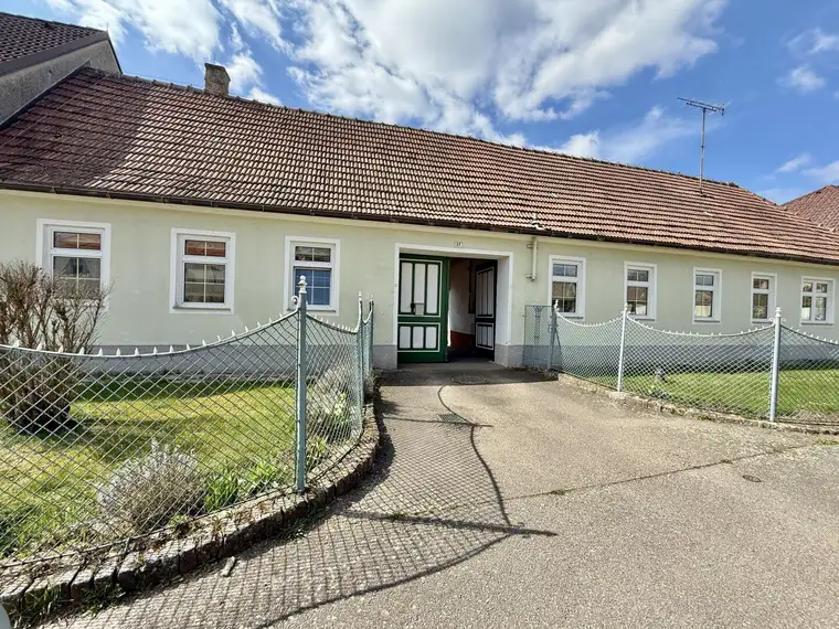 GEMÜTLICHES Bauernhaus sucht Naturliebhaber - 1.388m² GFL- 5,6 Zimmer - Terrasse - Einbauküche + ca.5000m² Grundstück (optional)