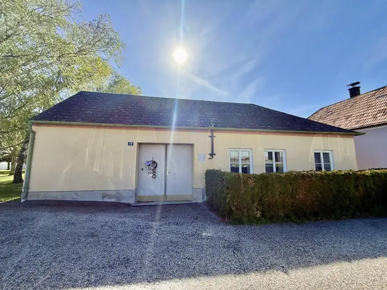 RENOVIERE MICH - Idyllischer Garten - ca. 345m² Grund - ca. 70m² WFL - 3 Zimmer - Nahe Retz - Wein - Wandern - Radfahren