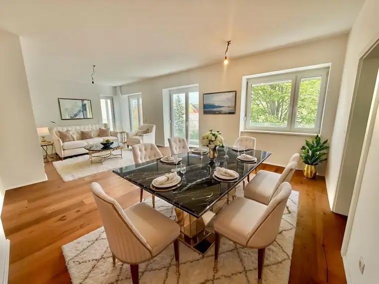 PENTHOUSE - 2023 Saniert - 6 Zimmer - 2 Bäder - ca. 133m² NFL - ca. 25m² Balkon - Stellplatz