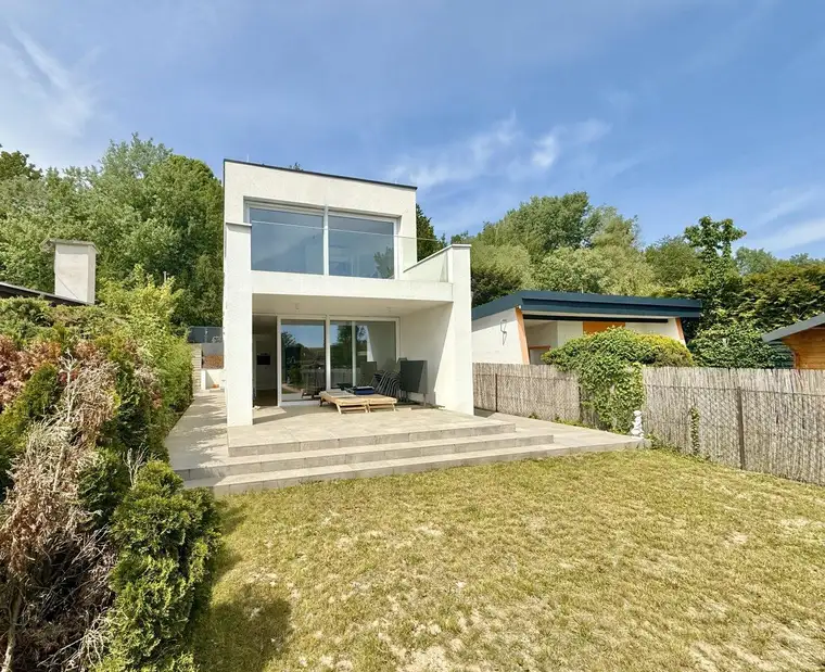 NEUWERTIGES Haus am Pöttschinger See - BJ 2022 - ca. 574m² Pachtgrund - ca. 198m² NFL - 4 Zimmer - 2 Bäder - Balkon und Terrasse - neuwertige Einbauküche - große Doppelgarage - Direkter Seezugang
