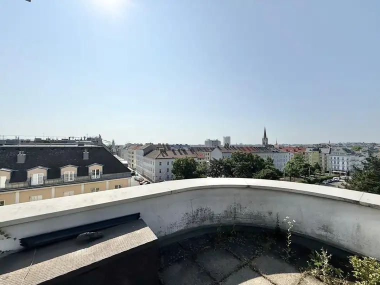 STUDENTEN WG BEVORZUGT - 3 Zimmer - ca. 95 m² Wohnfläche - ca. 25 m² Terrasse - OPEN HOUSE 28.06 11:00 - 13:00 UHR
