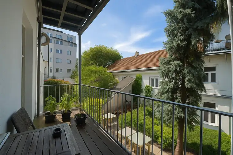 Mag. Eszter Frisch, Raumwert Immobilien Gmbh