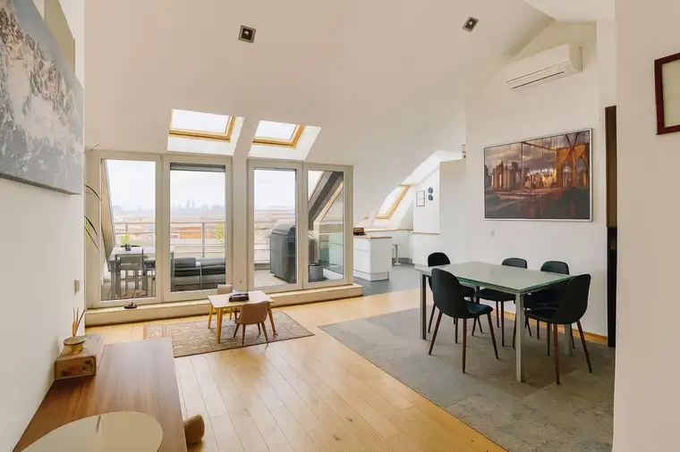 STADTBLICK - Exklusive 3 Zimmer - Hofruhelage - ca. gew. 134m² NFL - ca. 14m² Terrasse - Hohe Decken - Klimaanlage - wertige Ausstattung