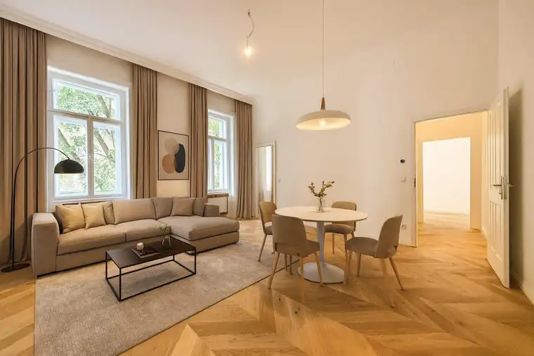 ERSTBEZUG NACH SANIERUNG NAHE ROCHUSMARKT - ca. 56,90 m² WFL - 2 Zimmer - BALKONZUBAU MÖGLICH