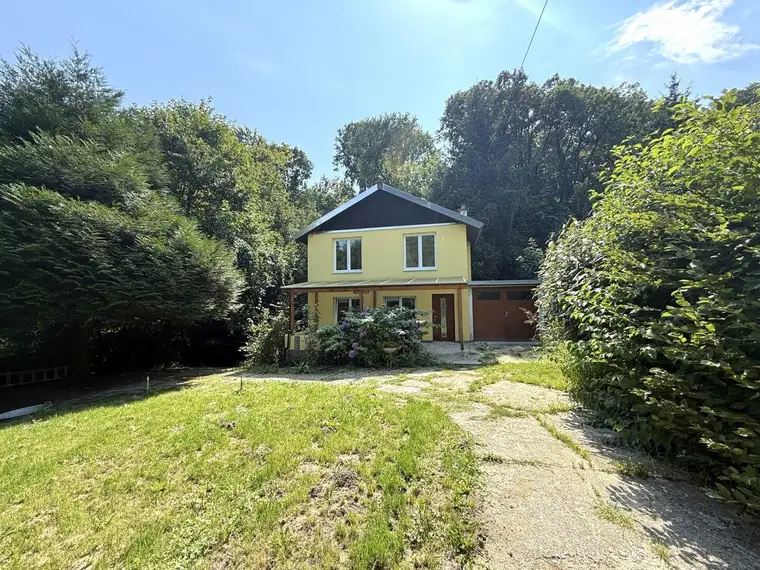 KLEINGARTENHAUS - Absolute Grünruhelage - ca. 700m² Eigengrund - 3 Zimmer - ca. 120m² NFL - GARAGE - Keller