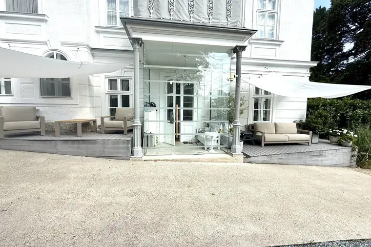 KAISERLICHES FLAIR nähe Thermalbad - Saniertes Stilhaus - 3 Zimmer - ca. 83m² NFL - 2 Terrassen - Stellplatz