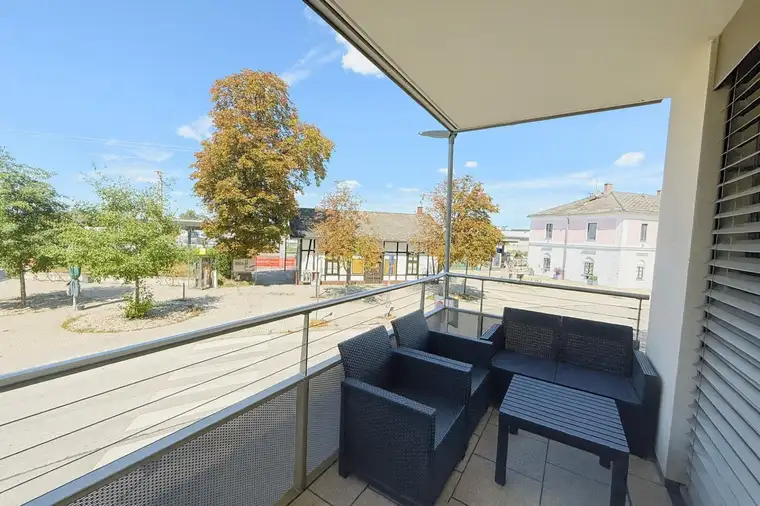 PENDLERHIT mit Loggia - Bahnhofsnähe - BJ 2021 - 3 Zimmer - ca. 69m² gew. NFL - komplett möbliert - 2 Garagenplätze