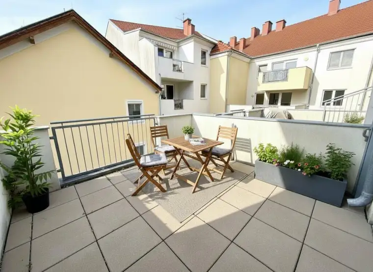 S O N N E N H I T - 2 Zimmer - ca. 58m² gew. NFL - Terrasse - Balkon - 1. Stock - Garage