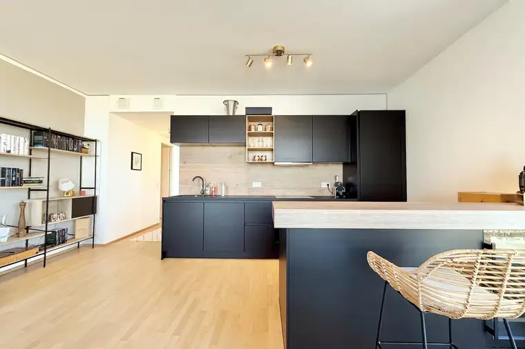 Mag. Eszter Frisch, Raumwert Immobilien Gmbh