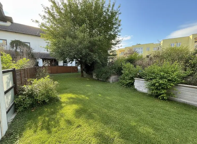 REIHENHAUS mit Stil - ca. 129m² WNFL - 5 Zimmer - Garten - Terrasse - Balkon - Wohnkeller - Stellplatz